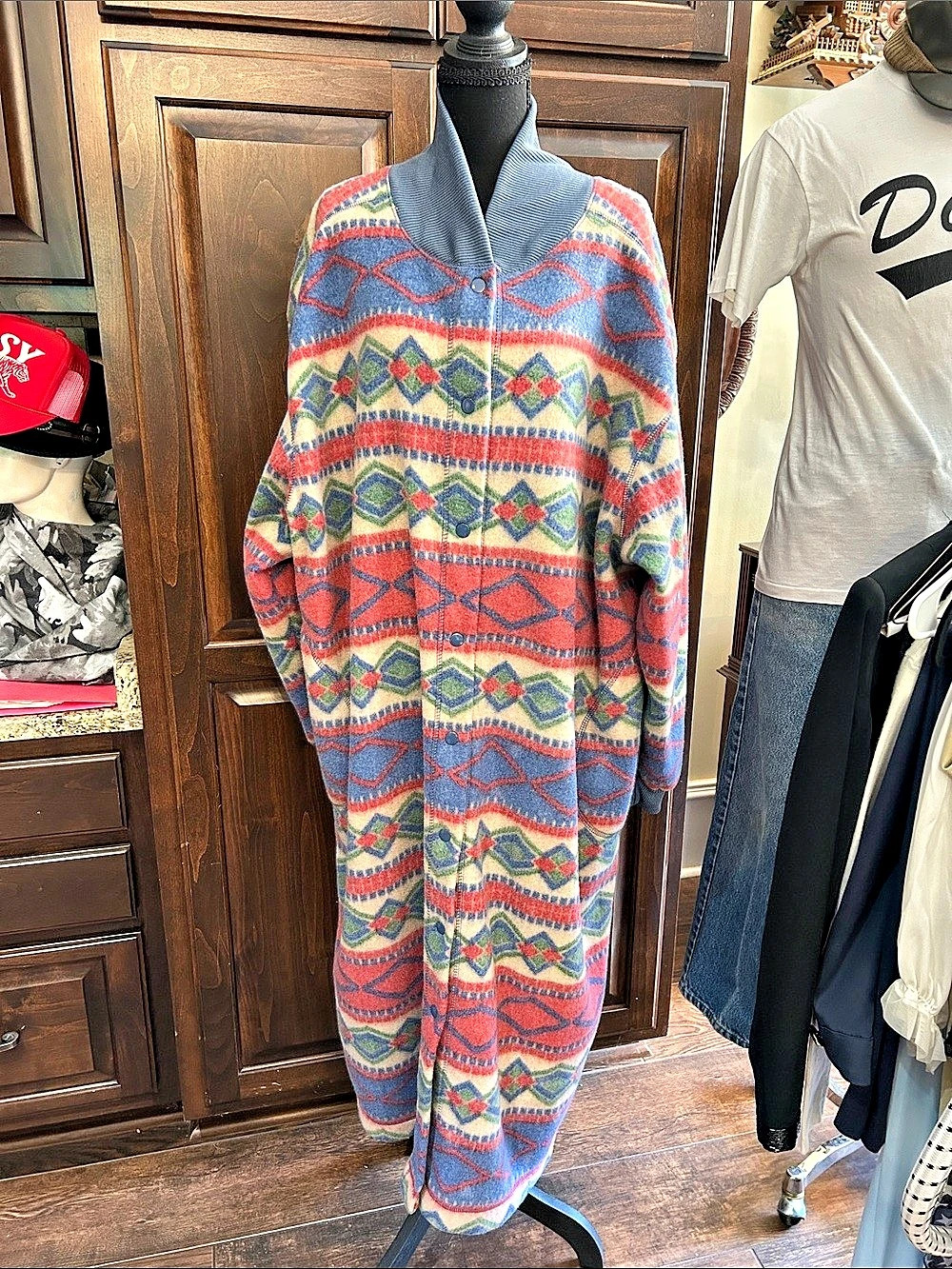 90’s Night Gear Sz 3X Tribal Geometric Long Duster House Coat in Blue & Red